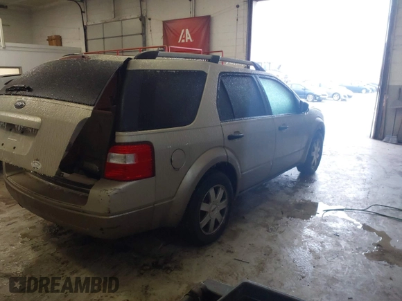 2005 Ford Freestyle SE with VIN 1FMZK04175GA18980, listed as a IAAI auction lot 41464974 with 165,137 mi miles. Bid and sale history available at carsss.com. Image 4.