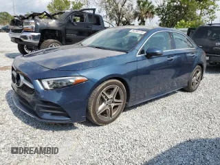 2020 Mercedes-Benz A 220 z VIN W1K3G4FBXLW044023, wystawiony jako Copart lot #56288175 z przebiegiem 50 007 mil mil oraz Szkoda całkowita • Salvage title. Historia ofert i sprzedaży dostępna na DreamBid. Obrazek 1.