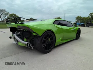 2015 Lamborghini Huracan z VIN ZHWUC1ZF7FLA03405, wystawiony jako Copart lot #57724465 z przebiegiem 31 953 mil mil oraz Tytuł czysty. Historia ofert i sprzedaży dostępna na DreamBid. Obrazek 4.