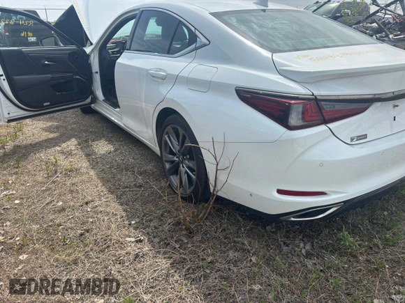 2019 Lexus ES 350 z VIN 58ABZ1B16KU002779, wystawiony jako Copart lot #54559805 z przebiegiem Nie podano mil oraz Czysty tytuł • Clean title. Historia ofert i sprzedaży dostępna na DreamBid. Obrazek 2.