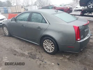 2011 Cadillac CTS z VIN 1G6DA5EY8B0155508, wystawiony jako IAAI lot #41548497 z przebiegiem 341 955 mil mil oraz . Historia ofert i sprzedaży dostępna na DreamBid. Obrazek 3.