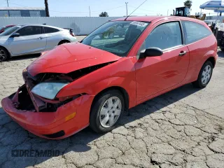 2007 Ford Focus S z VIN 1FAHP31N27W286022, wystawiony jako Copart lot #56997445 z przebiegiem 112 157 mil mil oraz Szkoda całkowita • Salvage title. Historia ofert i sprzedaży dostępna na DreamBid. Obrazek 1.