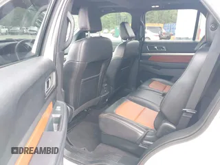 2019 Ford Explorer XLT with VIN 1FM5K7D84KGB01752, listed as a IAAI auction lot 42423239 with 97,861 mi miles and . Bid and sale history available at DreamBid. Image 8.