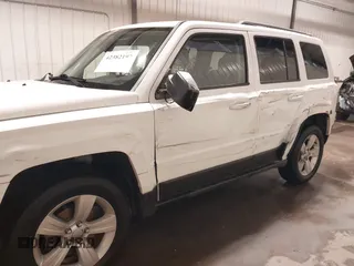 2015 Jeep Patriot High Altitude z VIN 1C4NJRFB2FD197416, wystawiony jako IAAI lot #42382197 z przebiegiem 143 695 mil mil oraz . Historia ofert i sprzedaży dostępna na DreamBid. Obrazek 6.