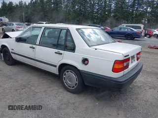 1994 Volvo 900 GLS with VIN YV1JS883XR3145743, listed as a IAAI auction lot 42216858 with 193,685 mi miles and . Bid and sale history available at DreamBid. Image 3.