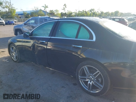 2018 Mercedes-Benz E-Class E 300 with VIN WDDZF4JB2JA328888, listed as a IAAI auction lot 41801938 with 33,470 mi miles. Bid and sale history available at carsss.com. Image 6.