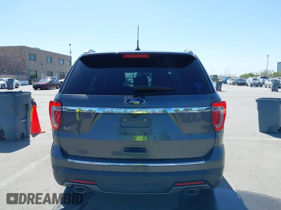 2018 Ford Explorer XLT z VIN 1FM5K7D85JGC55627, wystawiony jako IAAI lot #42261412 z przebiegiem 133 125 mil mil oraz . Historia ofert i sprzedaży dostępna na DreamBid. Obrazek 16.