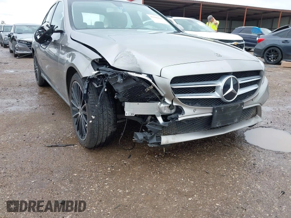 2019 Mercedes-Benz C 300 с VIN 55SWF8DBXKU315975, выставлен на аукционе IAAI как лот 42186624 с пробегом 32 459 миль миль и . История ставок и продаж доступна на DreamBid. Изображение 6.