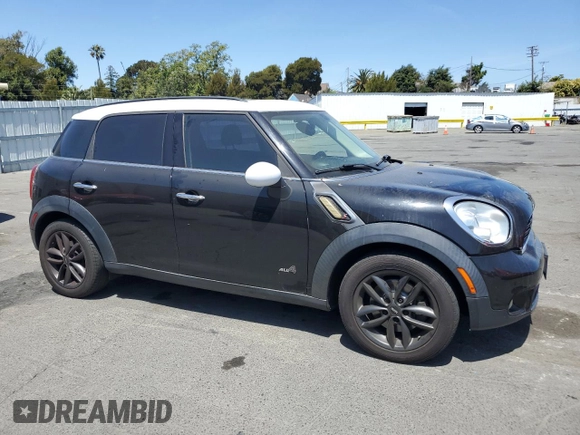 2013 MINI Countryman S ALL4 with VIN WMWZC5C52DWP30625, listed as a Copart auction lot 62772395 with 129,498 mi miles and Salvage title. Bid and sale history available at DreamBid. Image 4.