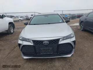 2019 Toyota Avalon XLE with VIN 4T1BZ1FB8KU006035, listed as a IAAI auction lot 41591179 with 111,917 mi miles. Bid and sale history available at carsss.com. Image 13.