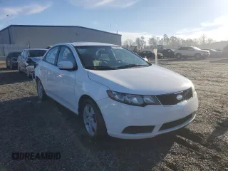 2010 Kia Forte EX z VIN KNAFU4A2XA5106480, wystawiony jako Copart lot #46790845 z przebiegiem 169 815 mil mil oraz Szkody całkowita. Historia ofert i sprzedaży dostępna na DreamBid. Obrazek 4.