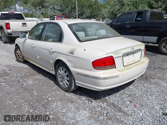 2004 Hyundai Sonata GLS with VIN KMHWF35H54A014853, listed as a IAAI auction lot 42083815 with 95,836 mi miles. Bid and sale history available at carsss.com. Image 3.