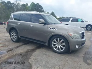 2014 Infiniti QX80 z VIN JN8AZ2NF0E9555458, wystawiony jako IAAI lot #41843945 z przebiegiem 150 638 mil mil oraz . Historia ofert i sprzedaży dostępna na DreamBid. Obrazek 1.