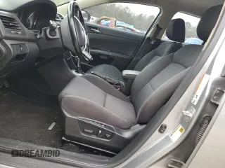 2011 Suzuki Kizashi SE z VIN JS2RE9A30B6110204, wystawiony jako Copart lot #85853384 z przebiegiem 168 962 mil mil oraz Szkoda całkowita • Salvage title. Historia ofert i sprzedaży dostępna na DreamBid. Obrazek 7.