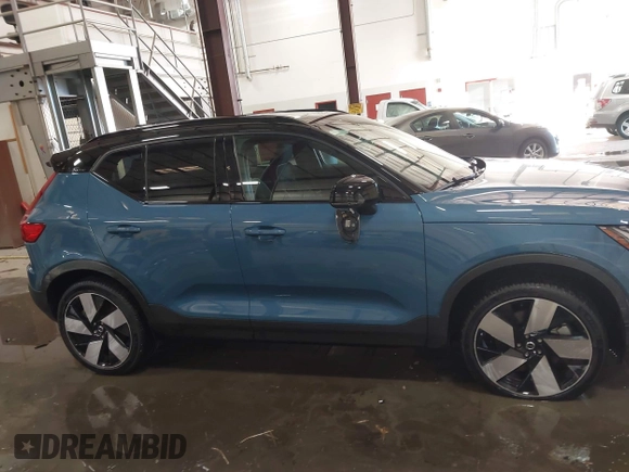 2023 Volvo XC40 Ultimate с VIN YV4ED3UM9P2090415, выставлен на аукционе IAAI как лот 41138900 с пробегом 8 292 миль миль и . История ставок и продаж доступна на DreamBid. Изображение 13.