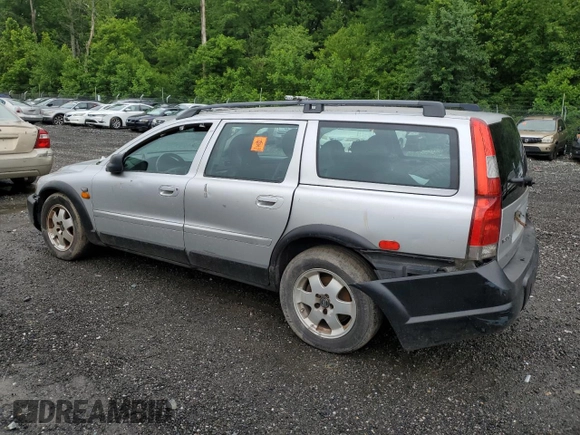 2001 Volvo V70 with VIN YV1SZ58D811036687, listed as a Copart auction lot 60785155 with Not provided miles and Salvage title. Bid and sale history available at DreamBid. Image 2.