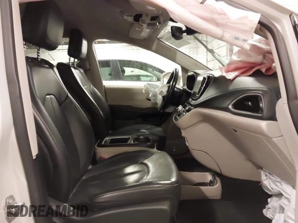 2021 Chrysler Pacifica Touring L with VIN 2C4RC1BG7MR531772, listed as a IAAI auction lot 41834392 with 156,123 mi miles and . Bid and sale history available at DreamBid. Image 5.