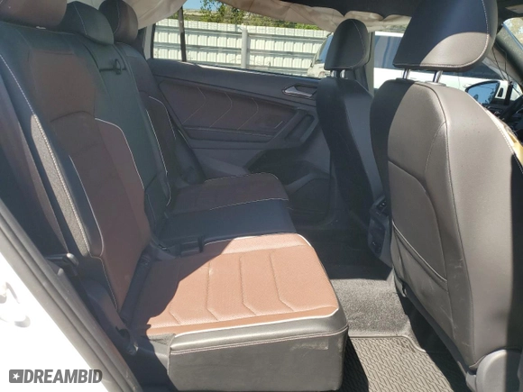 2024 Volkswagen Tiguan SEL R-Line with VIN 3VV4B7AX9RM043389, listed as a Copart auction lot 48455955 with 8,707 mi miles and Salvage Title. Bid and sale history available at carsss.com. Image 11.
