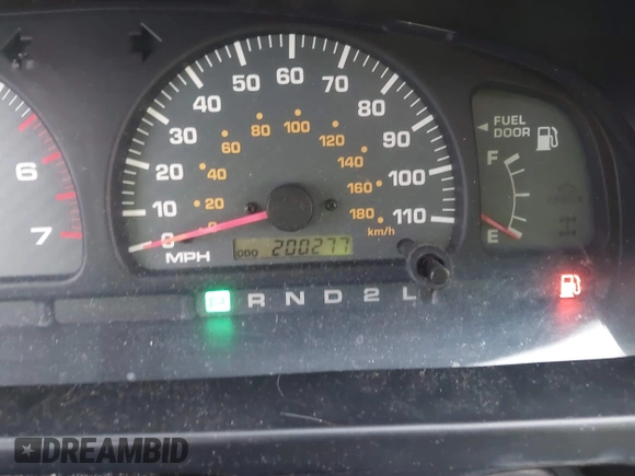 2000 Toyota 4Runner SR5 with VIN JT3GN86R0Y0159931, listed as a IAAI auction lot 40493131 with 200,277 mi miles and . Bid and sale history available at DreamBid. Image 15.