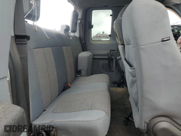 2015 Ford F-350 z VIN 1FD7X3AT0FEB25544, wystawiony jako Copart lot #50340085 z przebiegiem 165 279 mil mil oraz Czysty tytuł • Clean title. Historia ofert i sprzedaży dostępna na DreamBid. Obrazek 10.