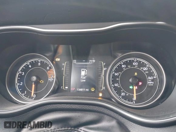 2019 Jeep Cherokee Latitude Plus z VIN 1C4PJLLB7KD482634, wystawiony jako IAAI lot #42131572 z przebiegiem 134 811 mil mil oraz . Historia ofert i sprzedaży dostępna na DreamBid. Obrazek 7.