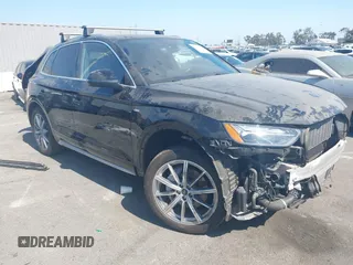 2021 Audi Q5 Premium Plus with VIN WA1E2AFY6M2060131, listed as a IAAI auction lot 42484535 with 27,220 mi miles and . Bid and sale history available at DreamBid. Image 1.