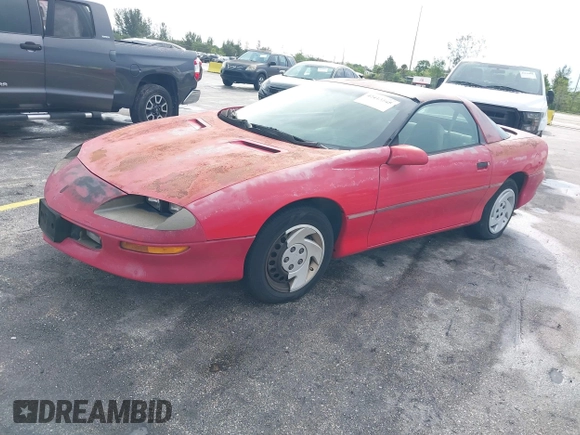 1995 Chevrolet Camaro z VIN 2G1FP22S2S2160911, wystawiony jako IAAI lot #42413545 z przebiegiem 32 767 mil mil oraz . Historia ofert i sprzedaży dostępna na DreamBid. Obrazek 2.