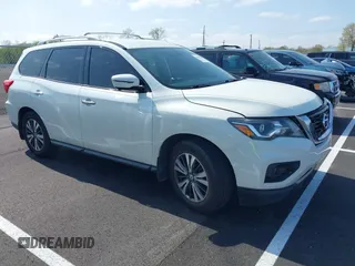 2017 Nissan Pathfinder SV z VIN 5N1DR2MN7HC695396, wystawiony jako IAAI lot #41899881 z przebiegiem 162 061 mil mil oraz . Historia ofert i sprzedaży dostępna na DreamBid. Obrazek 1.