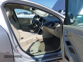 2014 Volvo S60 T5 with VIN YV1612FS3E2290445, listed as a IAAI auction lot 41615450 with 1 mi miles. Bid and sale history available at carsss.com. Image 5.
