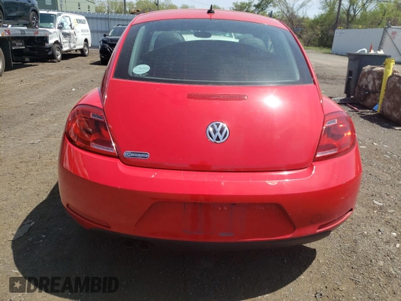 2015 Volkswagen Beetle Fleet Edition z VIN 3VWF17AT6FM629001, wystawiony jako Copart lot #54477445 z przebiegiem 87 374 mil mil oraz Szkoda całkowita • Salvage title. Historia ofert i sprzedaży dostępna na DreamBid. Obrazek 6.
