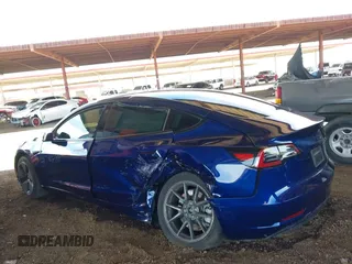 2023 Tesla Model 3 z VIN 5YJ3E1EA2PF557011, wystawiony jako IAAI lot #42347980 z przebiegiem 15 358 mil mil oraz . Historia ofert i sprzedaży dostępna na DreamBid. Obrazek 6.