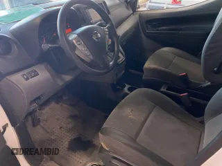 2021 Nissan NV200 SV z VIN 3N6CM0KN2MK702911, wystawiony jako IAAI lot #42785494 z przebiegiem 149 796 mil mil oraz . Historia ofert i sprzedaży dostępna na DreamBid. Obrazek 17.