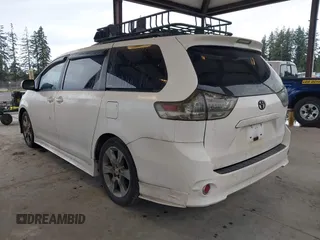 2011 Toyota Sienna SE with VIN 5TDXK3DC0BS060424, listed as a IAAI auction lot 41895621 with 149,332 mi miles. Bid and sale history available at carsss.com. Image 3.