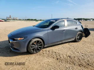 2022 Mazda 3 Carbon Edition z VIN 3MZBPACL5NM312154, wystawiony jako Copart lot #61097635 z przebiegiem 44 694 mil mil oraz Szkoda całkowita • Salvage title. Historia ofert i sprzedaży dostępna na DreamBid. Obrazek 1.