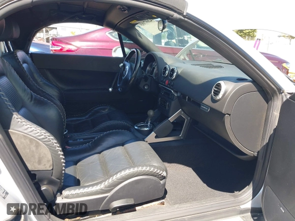 2005 Audi TT with VIN TRUUF28N551003303, listed as a IAAI auction lot 42697103 with 179,087 mi miles and . Bid and sale history available at DreamBid. Image 5.