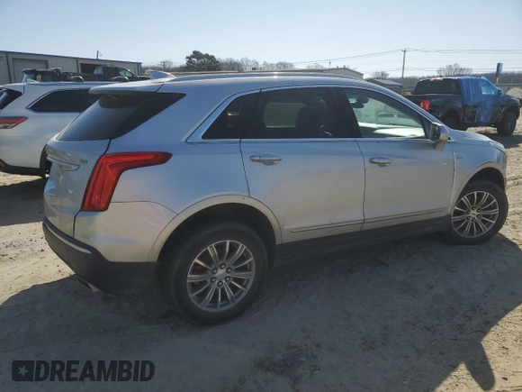 2017 Cadillac XT5 Luxury FWD z VIN 1GYKNBRSXHZ220290, wystawiony jako Copart lot #48578815 z przebiegiem 114 233 mil mil oraz Szkody całkowita. Historia ofert i sprzedaży dostępna na DreamBid. Obrazek 3.