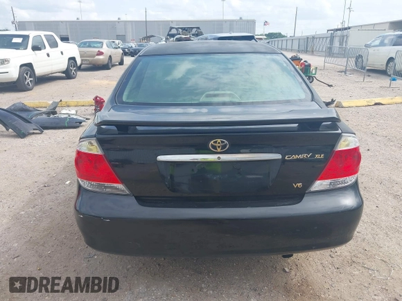 2005 Toyota Camry LE with VIN 4T1BF32K15U091945, listed as a IAAI auction lot 42124503 with 212,951 mi miles and . Bid and sale history available at DreamBid. Image 17.