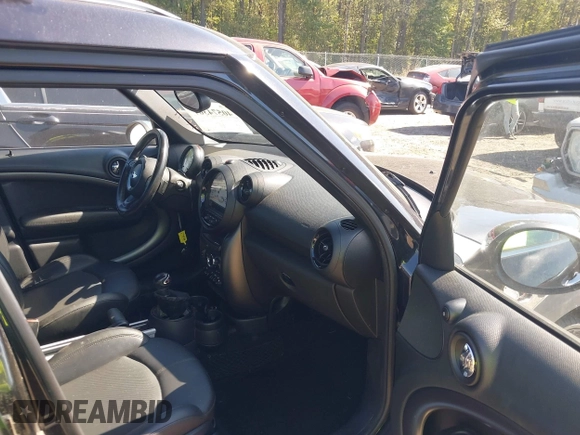 2013 MINI Countryman S ALL4 with VIN WMWZC5C51DWP30972, listed as a IAAI auction lot 40574307 with 153,570 mi miles and . Bid and sale history available at DreamBid. Image 5.