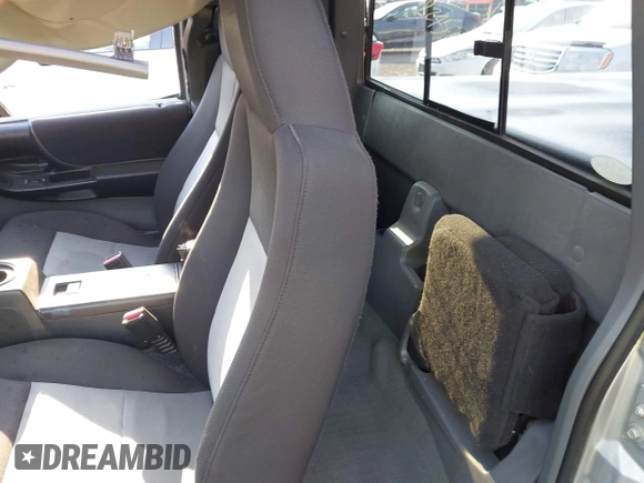 2005 Ford Ranger XLT with VIN 1FTZR45E95PA48989, listed as a IAAI auction lot 42582452 with 161,510 mi miles and . Bid and sale history available at DreamBid. Image 8.