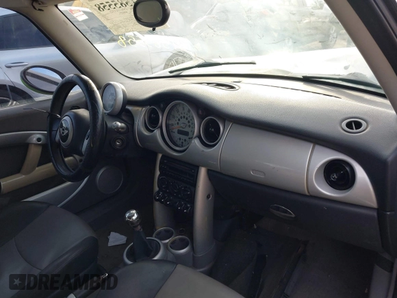 2002 MINI Hardtop with VIN WMWRC33412TC34549, listed as a IAAI auction lot 41585558 with 181,059 mi miles and . Bid and sale history available at DreamBid. Image 5.