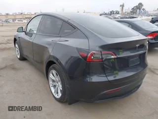 2024 Tesla Model Y с VIN 7SAYGDED9RF092955, выставлен на аукционе IAAI как лот 42757539 с пробегом 6 385 миль миль и . История ставок и продаж доступна на DreamBid. Изображение 3.