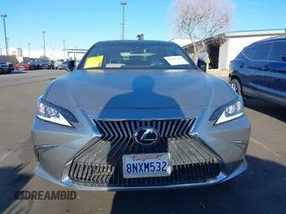 2019 Lexus ES 350 with VIN JTHBZ1B17K2004045, listed as a IAAI auction lot 41782256 with 58,039 mi miles and . Bid and sale history available at DreamBid. Image 12.