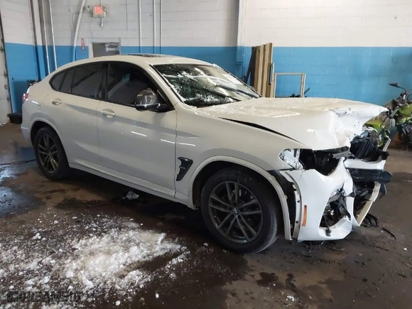 2019 BMW X4 xDrive30i with VIN 5UXUJ3C56KLG56553, listed as a IAAI auction lot 41365333 with 77,727 mi miles. Bid and sale history available at carsss.com. Image 1.
