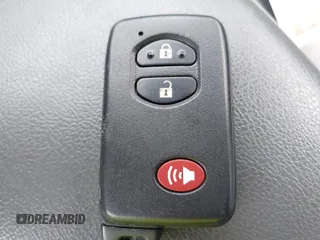 2010 Toyota Prius II z VIN JTDKN3DUXA0051810, wystawiony jako IAAI lot #42472793 z przebiegiem 223 052 mil mil oraz . Historia ofert i sprzedaży dostępna na DreamBid. Obrazek 11.