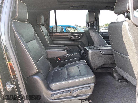 2022 GMC Yukon XL SLT z VIN 1GKS2GKD4NR141964, wystawiony jako Copart lot #57157795 z przebiegiem 48 131 mil mil oraz Czysty tytuł • Clean title. Historia ofert i sprzedaży dostępna na DreamBid. Obrazek 11.