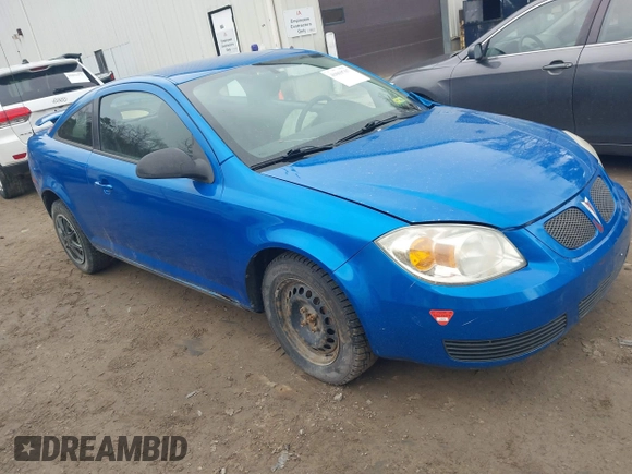 2007 Pontiac G5 with VIN 1G2AL15F877270775, listed as a IAAI auction lot 41869767 with 131,764 mi miles. Bid and sale history available at carsss.com. Image 1.