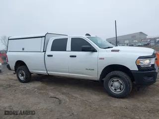 2019 Ram 2500 Tradesman with VIN 3C6UR5HJ8KG600868, listed as a IAAI auction lot 41435732 with 225,052 mi miles. Bid and sale history available at carsss.com. Image 13.