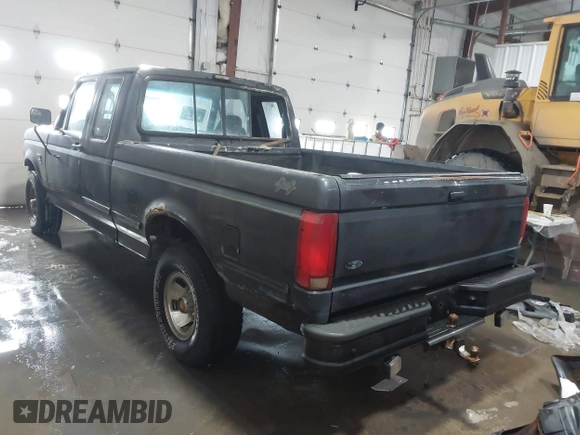 1992 Ford F-150 with VIN 1FTEX14N9NKA08784, listed as a IAAI auction lot 40251438 with 1 mi miles. Bid and sale history available at carsss.com. Image 3.