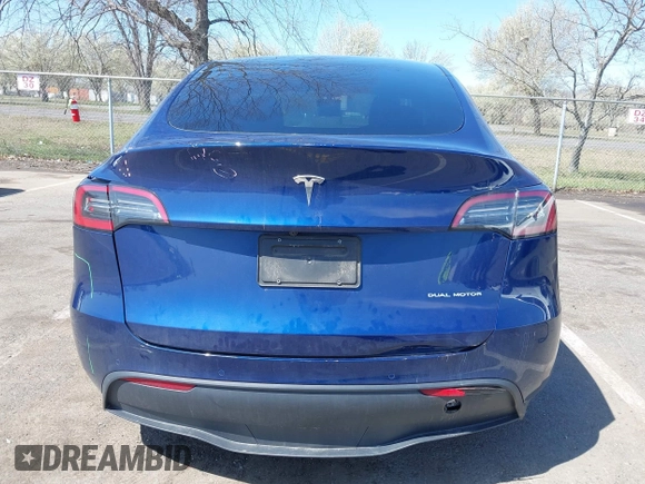 2022 Tesla Model Y Long Range with VIN 7SAYGDEE3NF449873, listed as a IAAI auction lot 41900271 with 38,571 mi miles and . Bid and sale history available at carsss.com. Image 16.