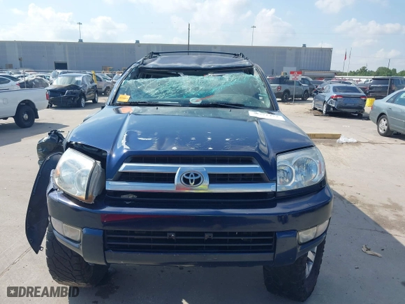 2005 Toyota 4Runner SR5 with VIN JTEZU14R358031340, listed as a IAAI auction lot 40371472 with 204,320 mi miles. Bid and sale history available at carsss.com. Image 12.